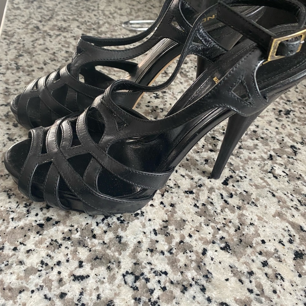 Get Fancy in these Fendi’s - Picture 2 of 3